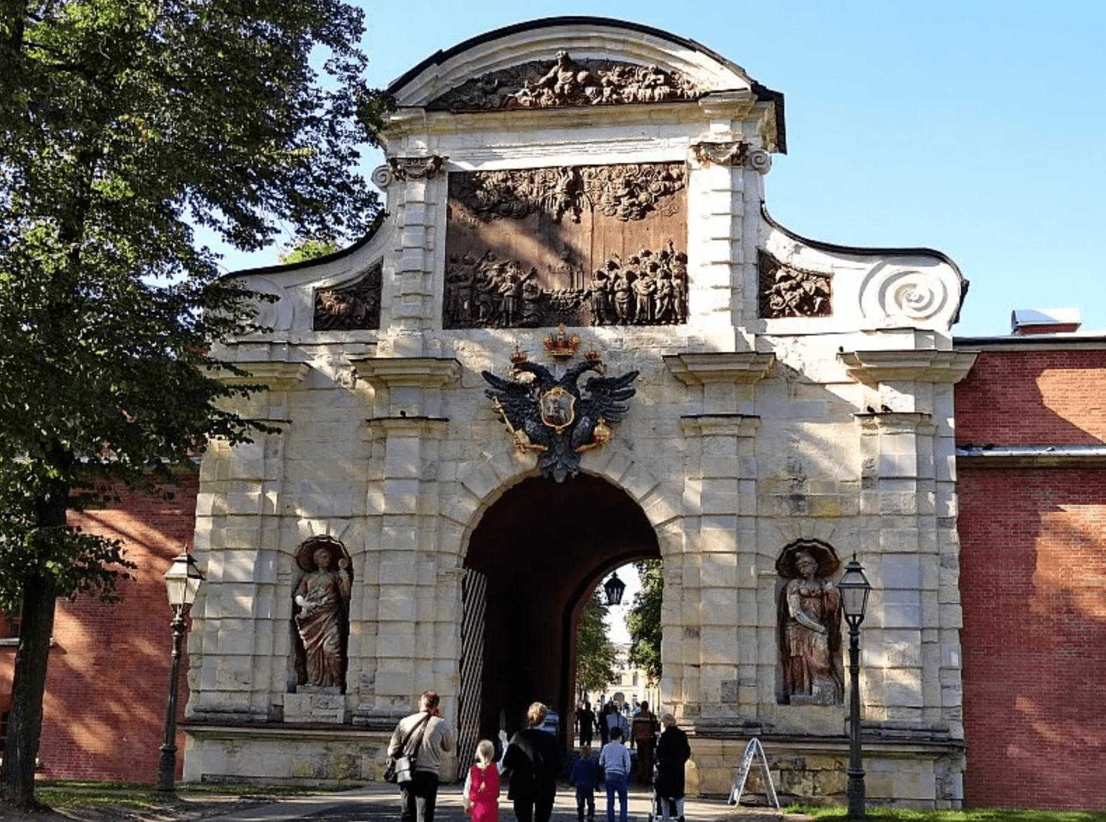петровские ворота петропавловской крепости
