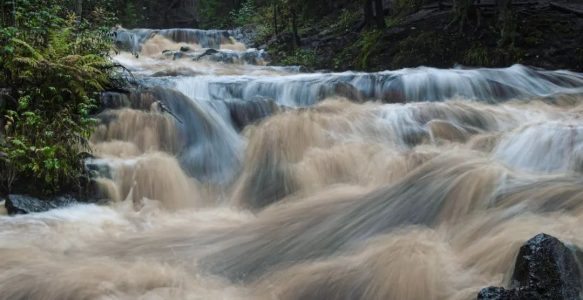 Топ самых захватывающих водопадов Карелии